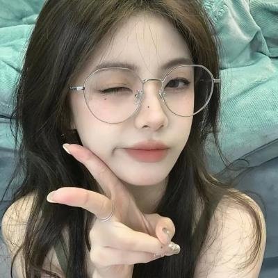 卡美娜万岁 海报